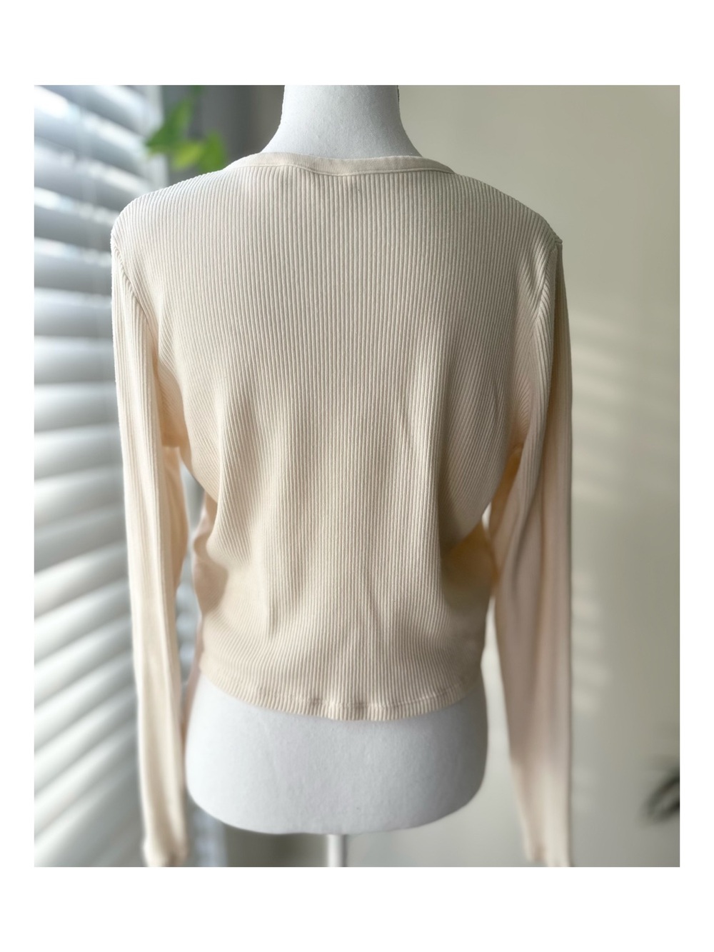 Levi's Cream Ribbed V-Neck Button-Up Cardigan - Picture 5 of 6